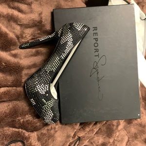 Brand New Report Signature “Parker 2” Super High Heel Black and Silver size 8.5